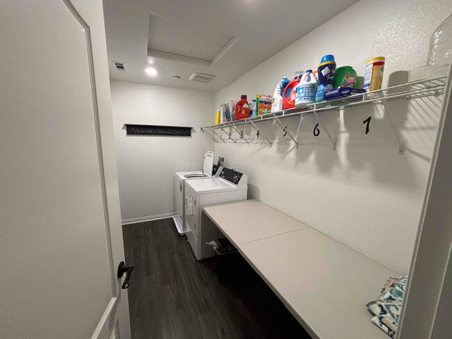 Foto del edificio - 20973 Bison Mesa Rd