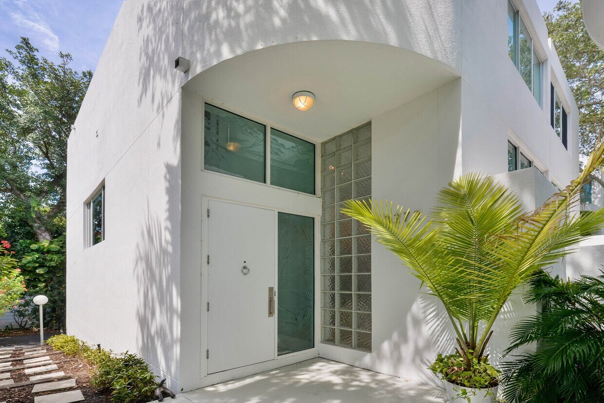 Foto principal - 3272 Virginia St