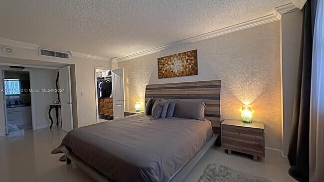 Building Photo - 3180 S Ocean Dr