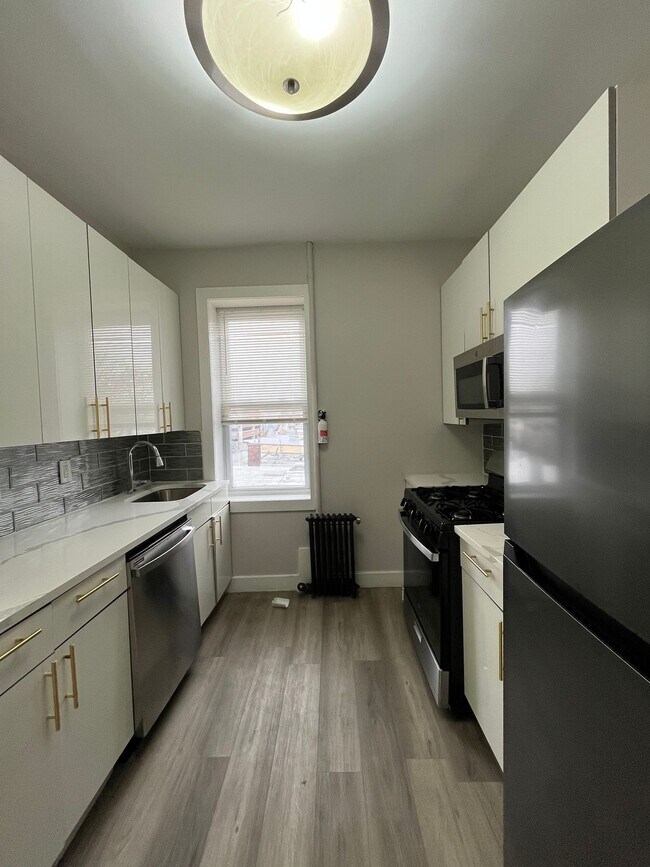 Building Photo - 5809 Palisade Ave