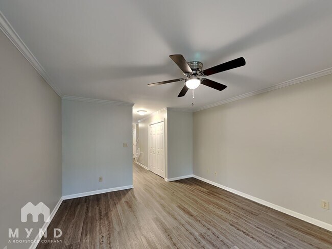 Foto del edificio - 2745 Sterling Park Dr