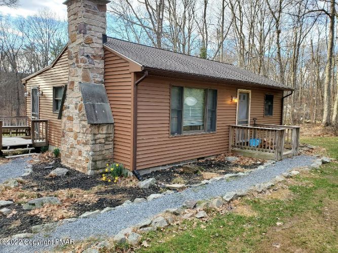 133 Mauswinkle Ln, Cresco, PA 18326 House Rental in Cresco, PA