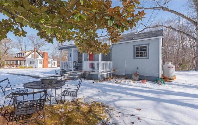Foto del edificio - Charming 2 Bedroom Cottage in Free Union
