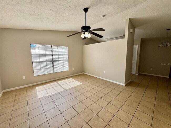 Foto del edificio - 5487 Sawyer Rd