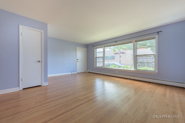 Foto del edificio - 5942 W Addison St