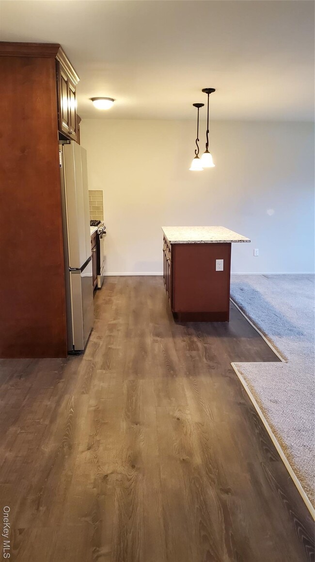 Building Photo - 460 Old Town Rd