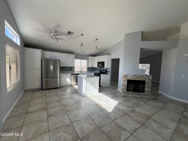 Building Photo - 39821 Milan Dr