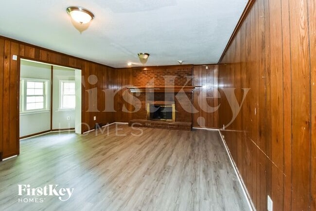 Building Photo - 6385 Kinston Park Dr