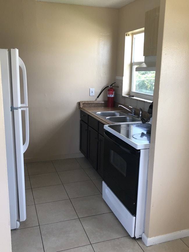 Cocina - 805 Foresteria Dr