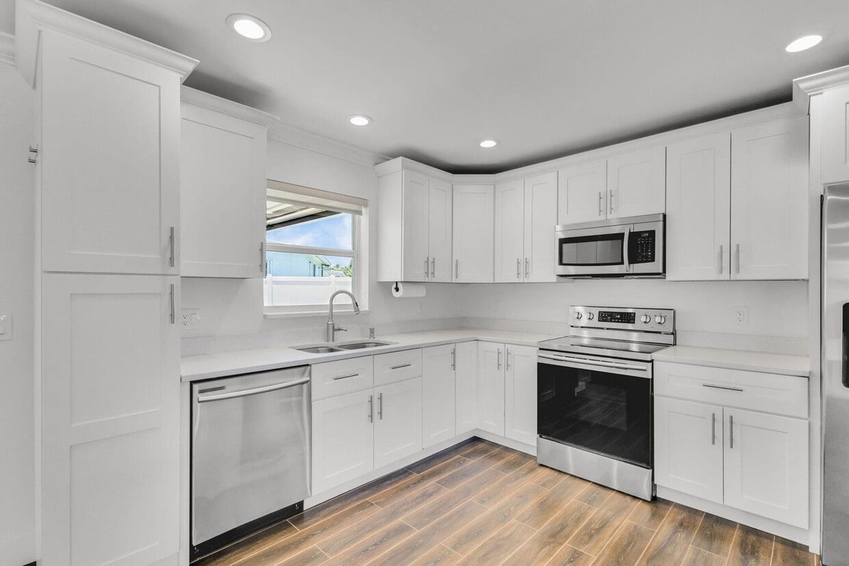 Photo - 204 W Whitney Drive