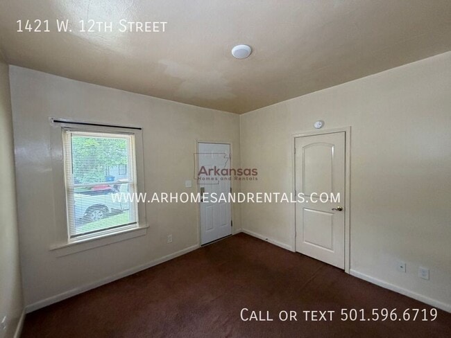 Building Photo - 1421 W 12th St