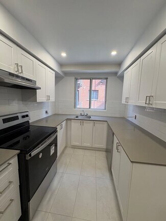 4930 Edouard Montpetit Blvd Unit 15 — photo 1