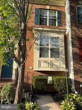 Building Photo - 46239 Milthorn Terrace