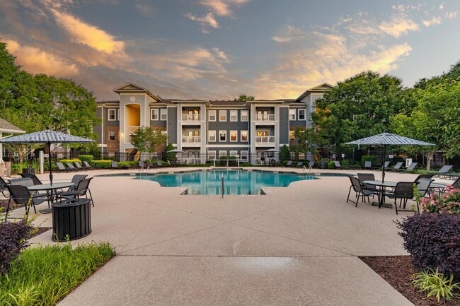 Building Photo - Bexley Panther Creek