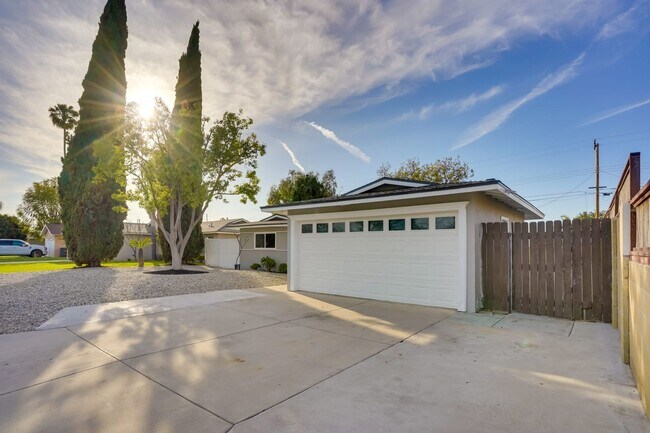 Foto del edificio - 3901 W Compton Ave