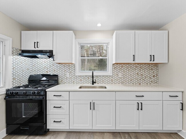 Foto del edificio - Beautifully Updated Home on Quiet Street in Browns Mills