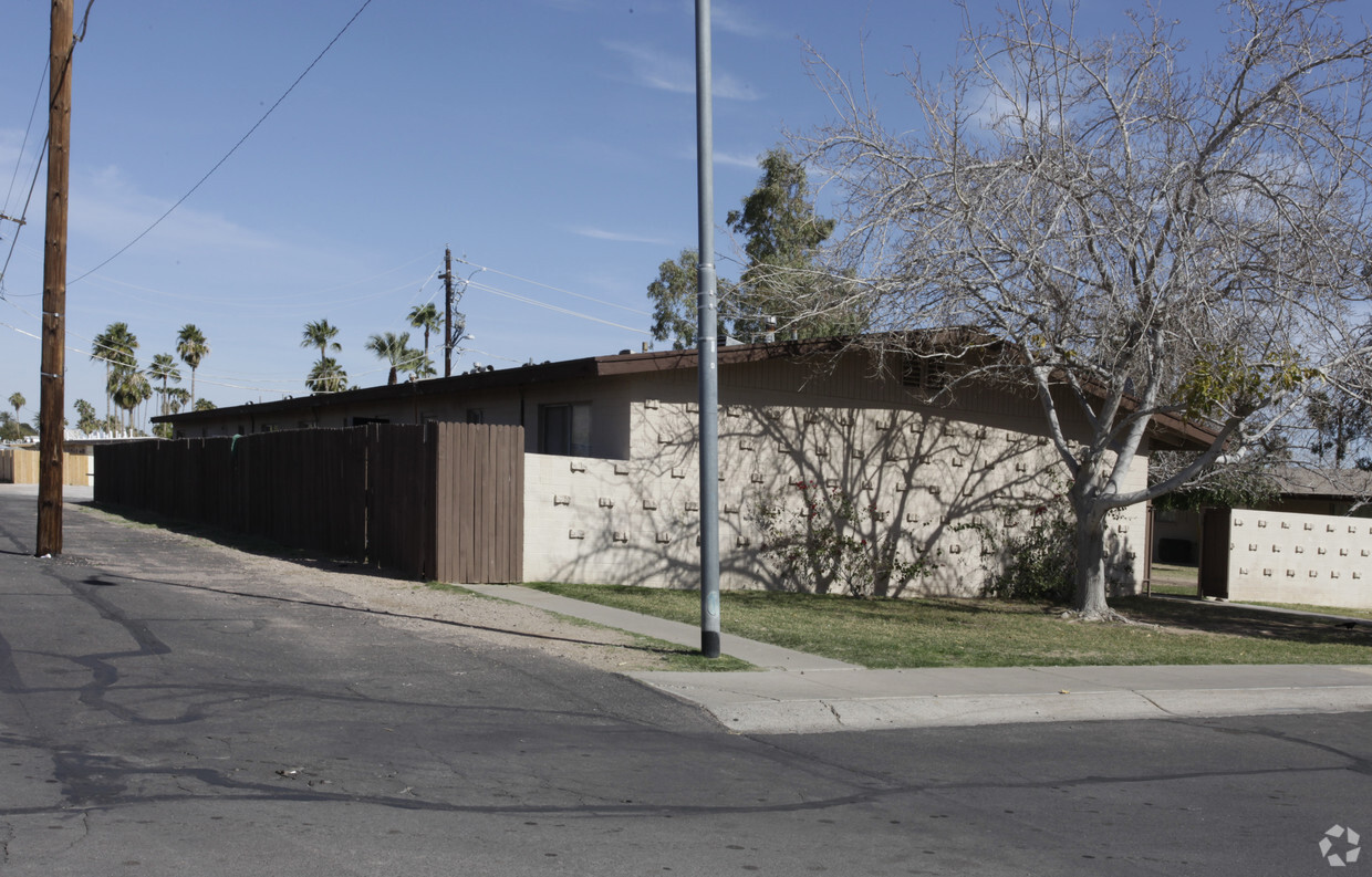 Primary Photo - Avalon Greens Apartments