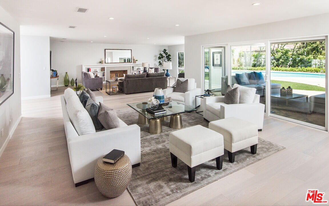 Foto principal - 700 N Arden Dr