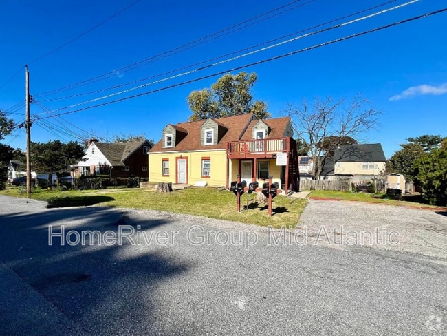 Building Photo - 1208 Daniels Ave