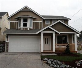 Building Photo - 704 N 7th Ave SW