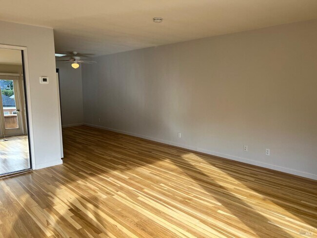 Building Photo - 508 Spring St