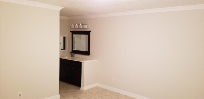 Foto del edificio - 6702 Lynngate Dr