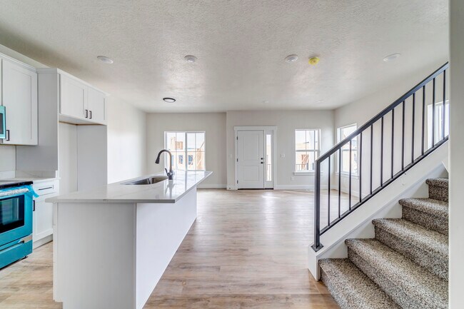 Building Photo - 1162 N 550 W
