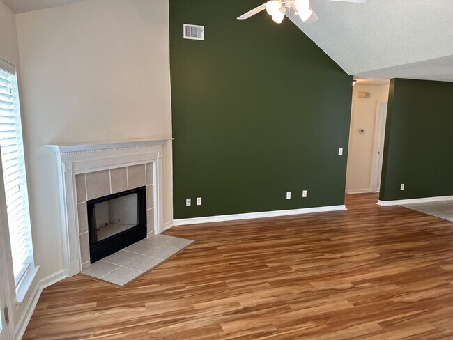Building Photo - 156 Shady Oak Cir