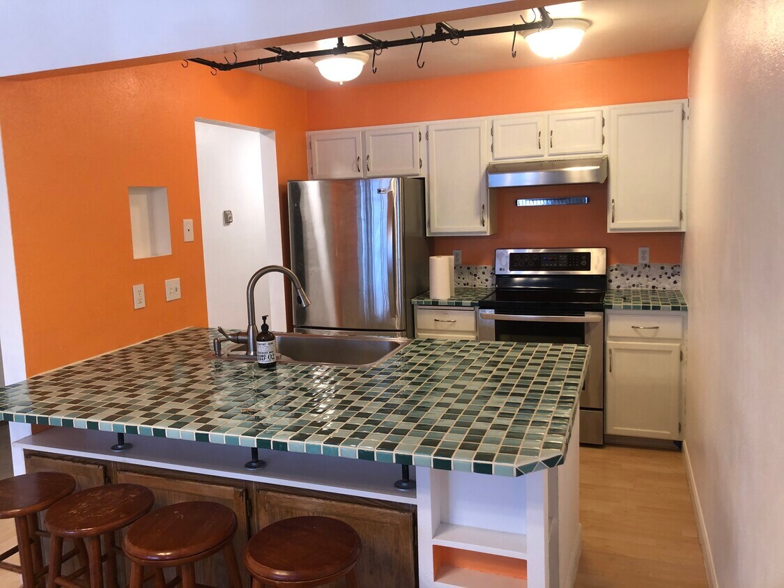 Kitchen - 1615 Sitka St