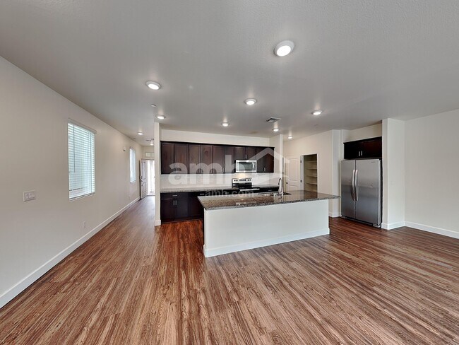 Foto del edificio - 6121 Wild Lilac Ct