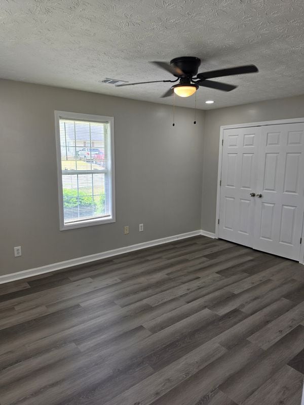 Building Photo - 515 Baron Dr