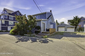 Building Photo - 28 Waterview Way