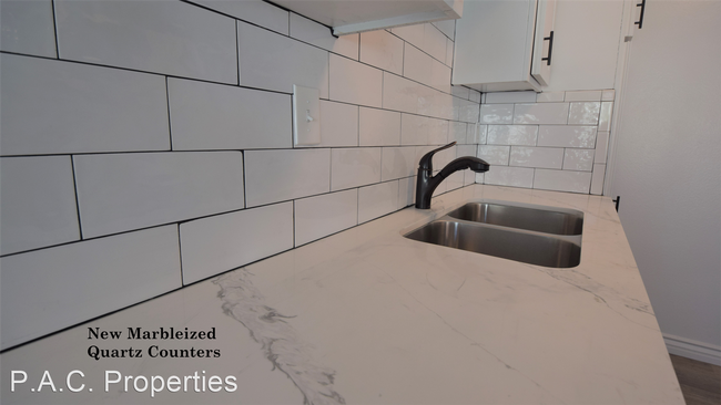 Foto del edificio - 1 br, 1 bath Apartment - 849 N McCadden Pl...