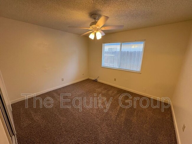 Building Photo - 1748 E Laura Ave