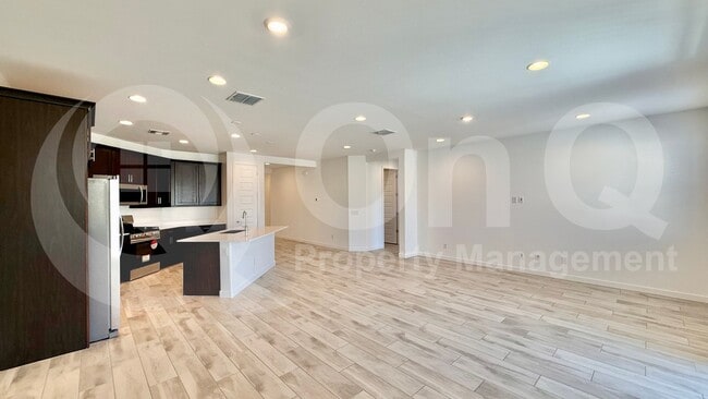 Building Photo - 1454 W J Waltz Wy