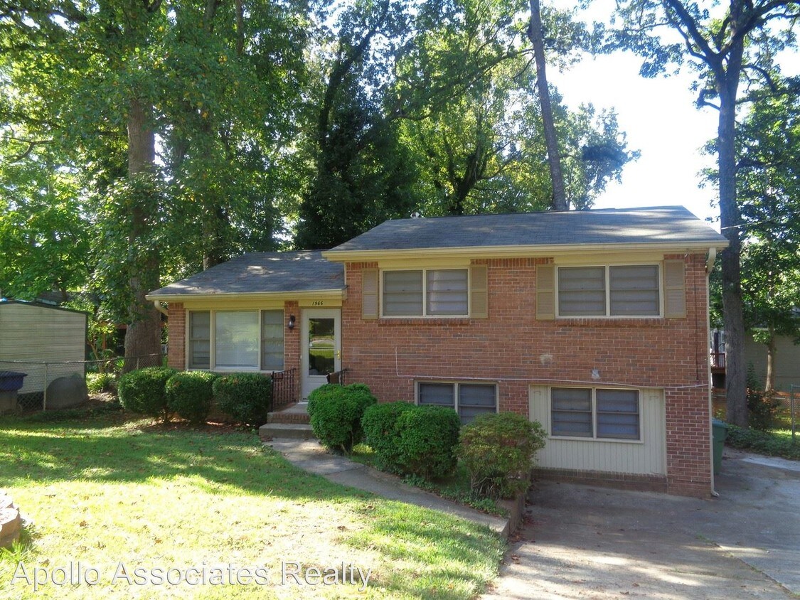 Primary Photo - 3 br, 1.5 bath House - 1966 Rogers Ave