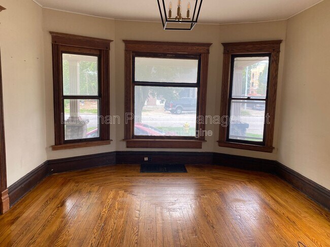 Foto del edificio - 612 W Kalamazoo Ave