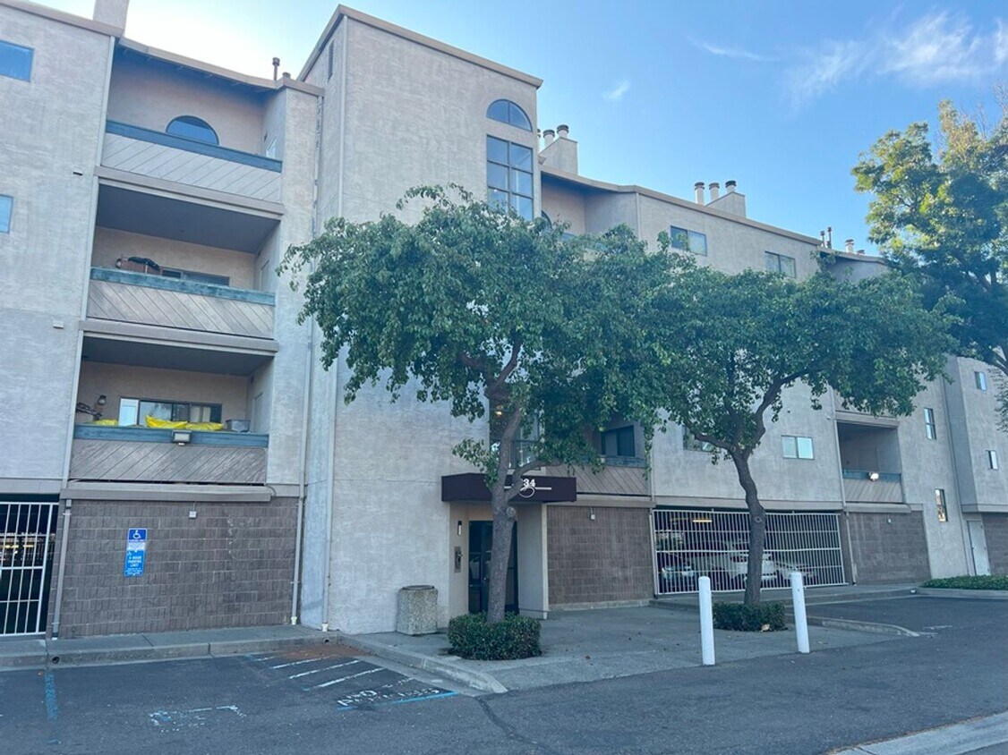 Foto principal - STUNNING 2bd/2ba PET FRIENDLY, UPDATED, LV...