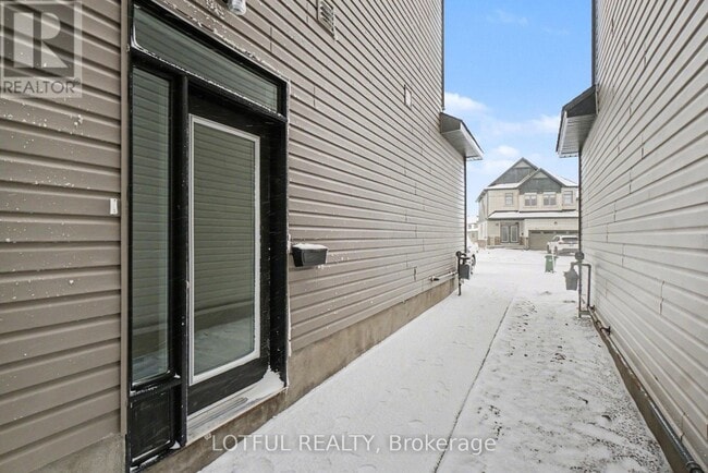Building Photo - 540 Tahoe Hts
