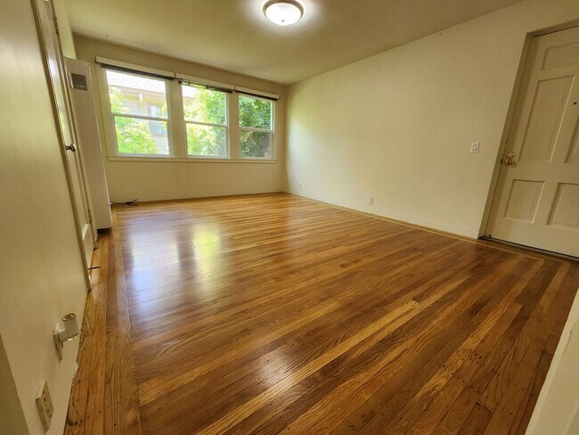 Foto del edificio - One bedroom downtown Palo Alto