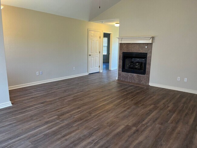 Foto del edificio - ***561 Tamarron Drive***