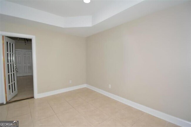 Building Photo - 618 Tradwell Pl NE