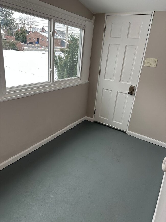 Building Photo - 4935 8th Ave