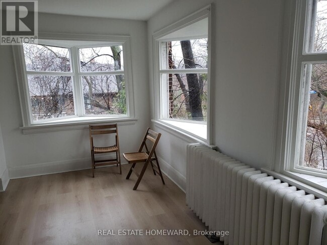 Building Photo - 435 Parkside Dr