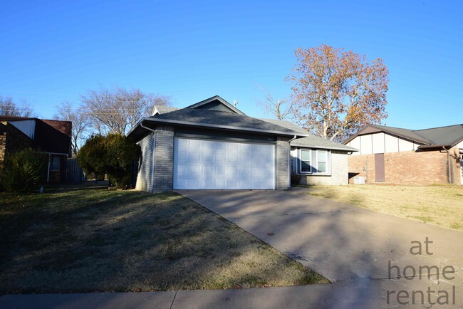 Building Photo - 14811 E 32nd St