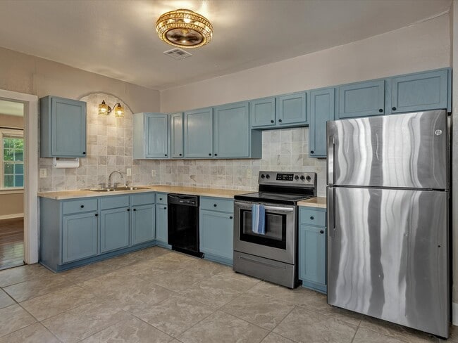 Foto del edificio - 2323 NW 16th St