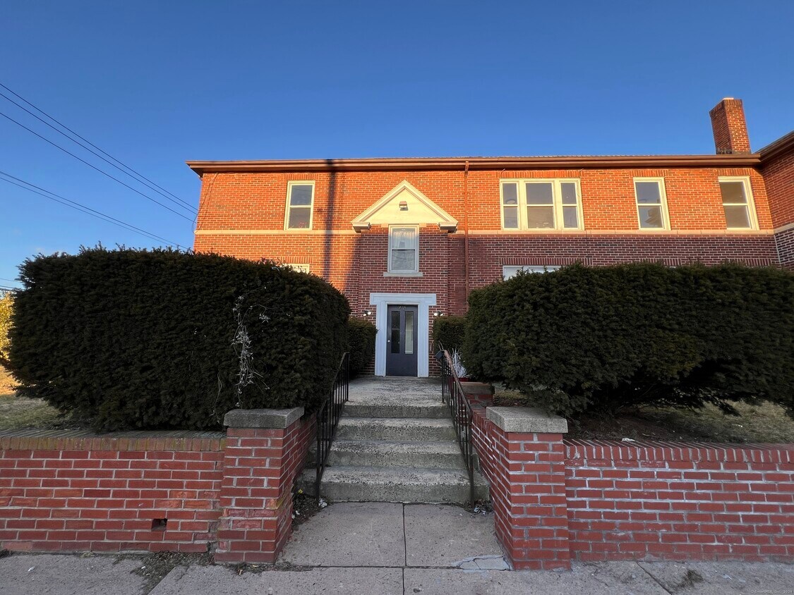 Primary Photo - 635 2nd Ave