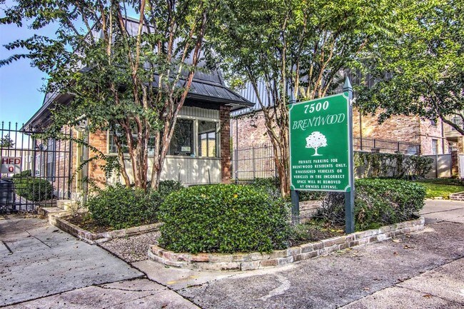 Building Photo - 2400 N Braeswood Blvd
