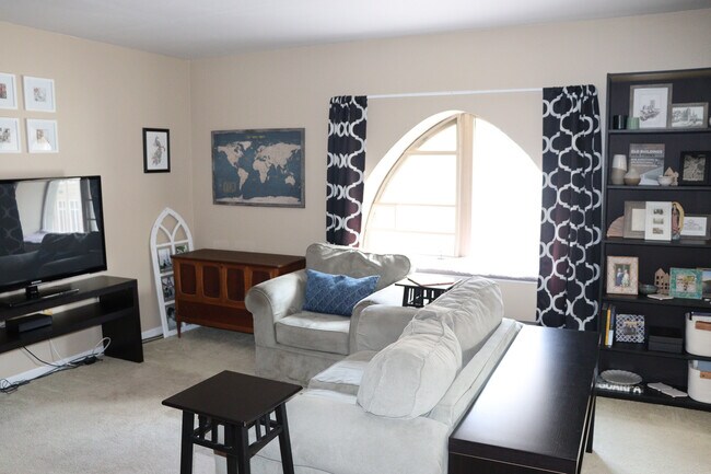 Building Photo - 50 E Squantum St