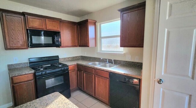 Building Photo - 712 Lazy Crest Dr